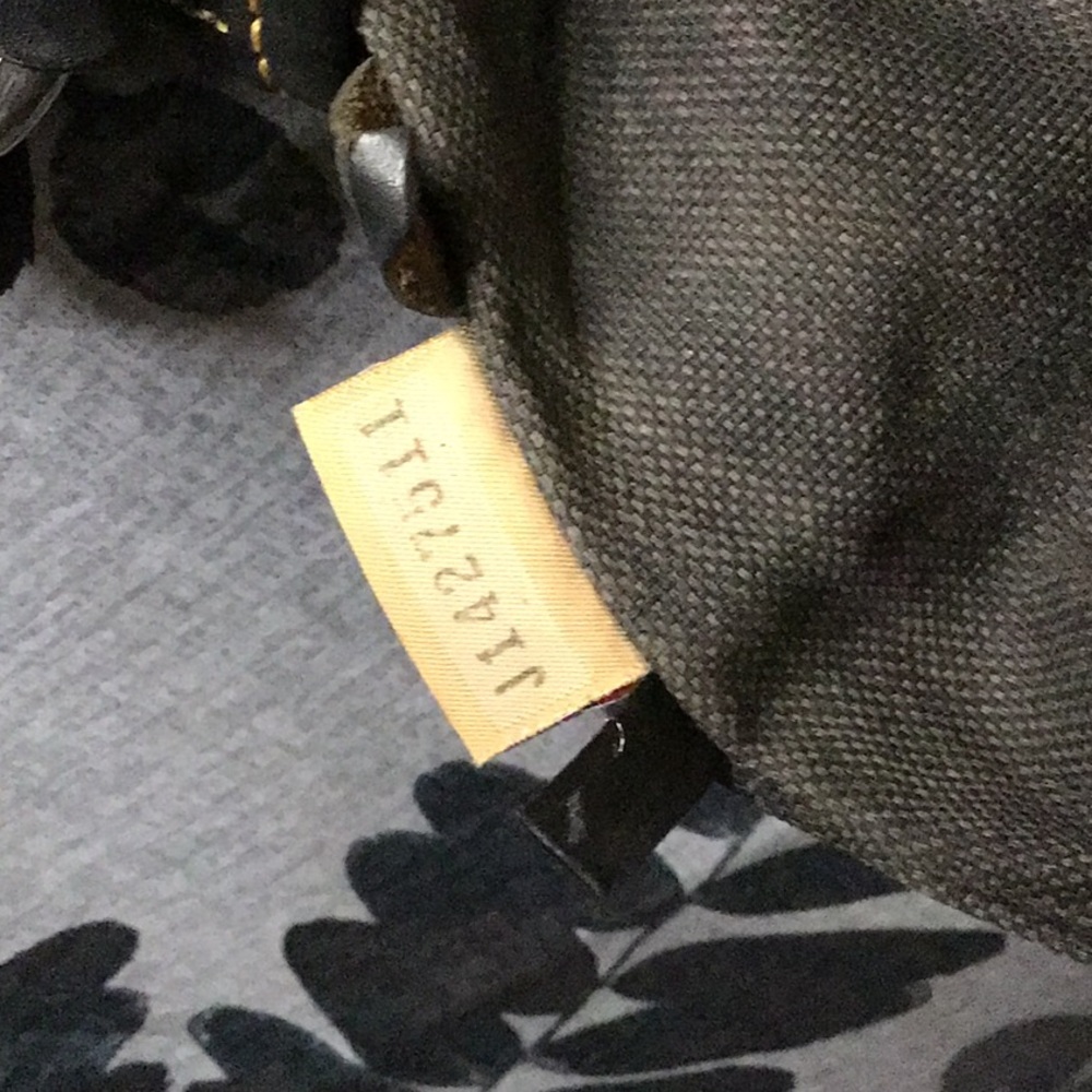 Dooney & Bourke Triple black Bucket bag janky - Picture 5 of 8